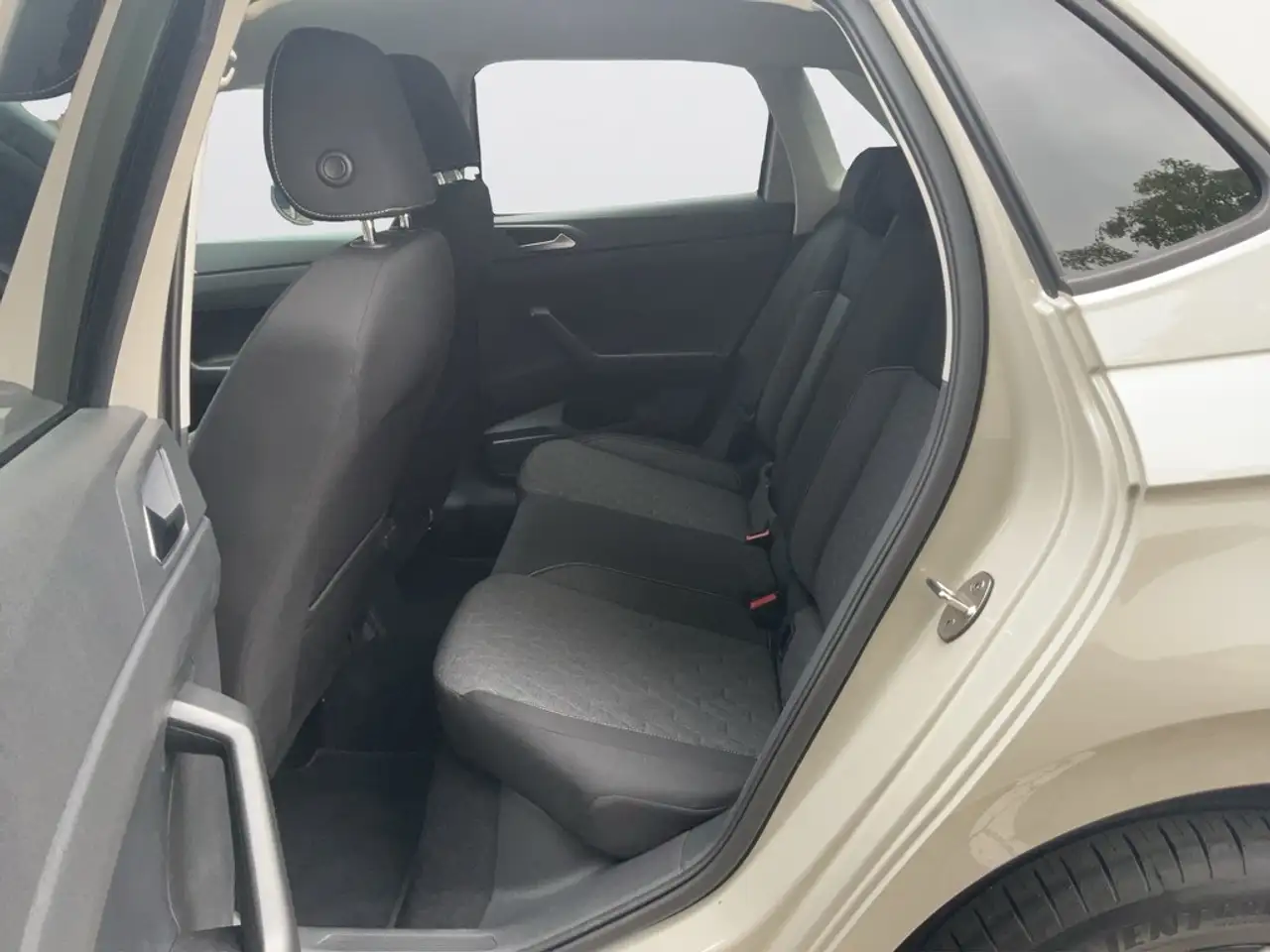 Volkswagen Polo Life 1,0 l TSI DSG/NAVI/IQ LIGHT/PDC Move — Galerie du véhicule 14