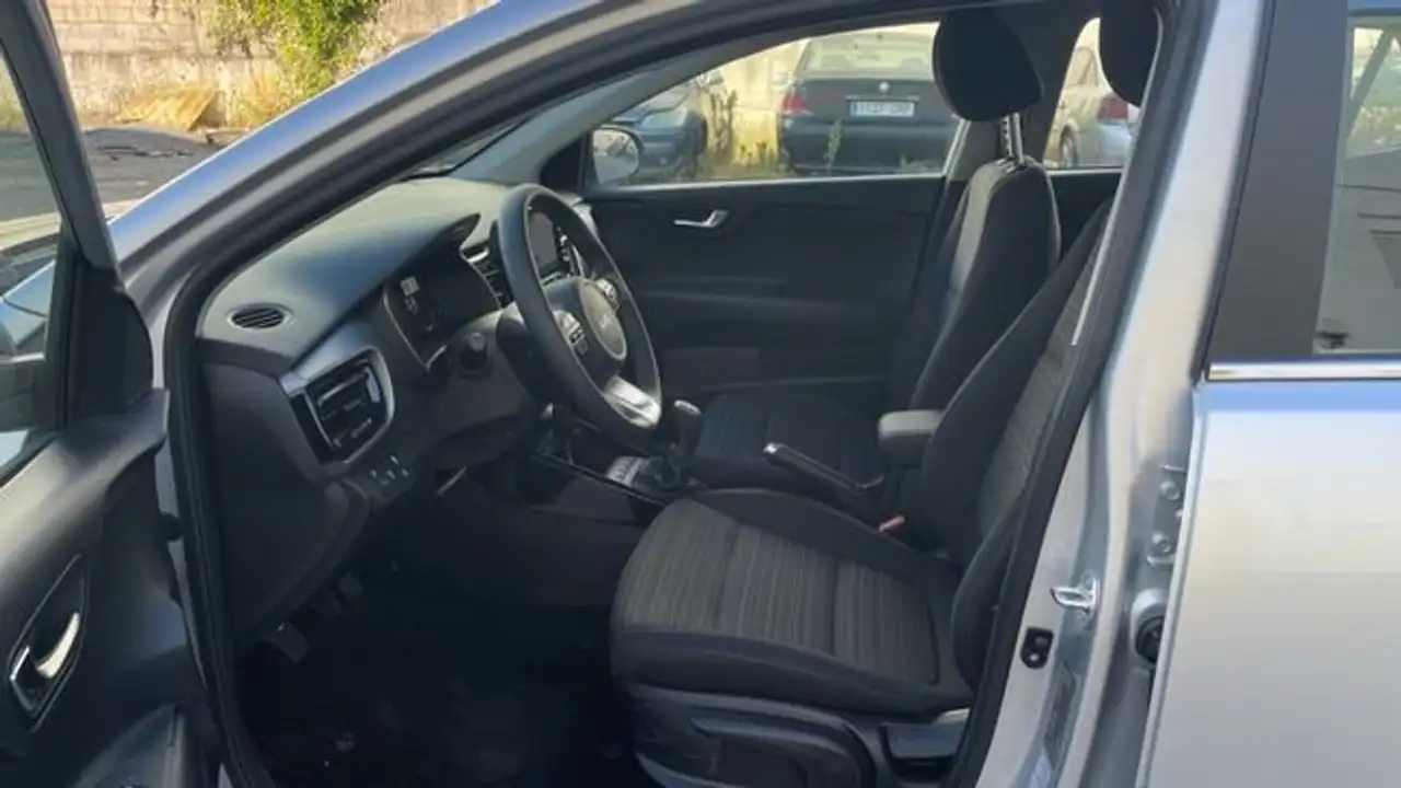 Kia Stonic 1.0 T-GDI MHEV IMT 74KW DRIVE 100CV 5P — معرض صور السيارة 11