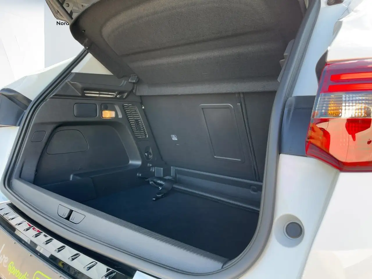 Opel Grandland AT8 GS Matrix/Navi/Ergo/PDC/Kamera — Vehicle gallery 9