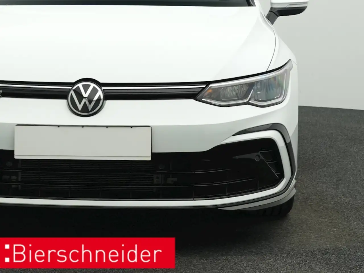Volkswagen Golf 8 1.5 TSI R-Line NAVI KAMERA ACC SITZH — Galería del vehículo 21