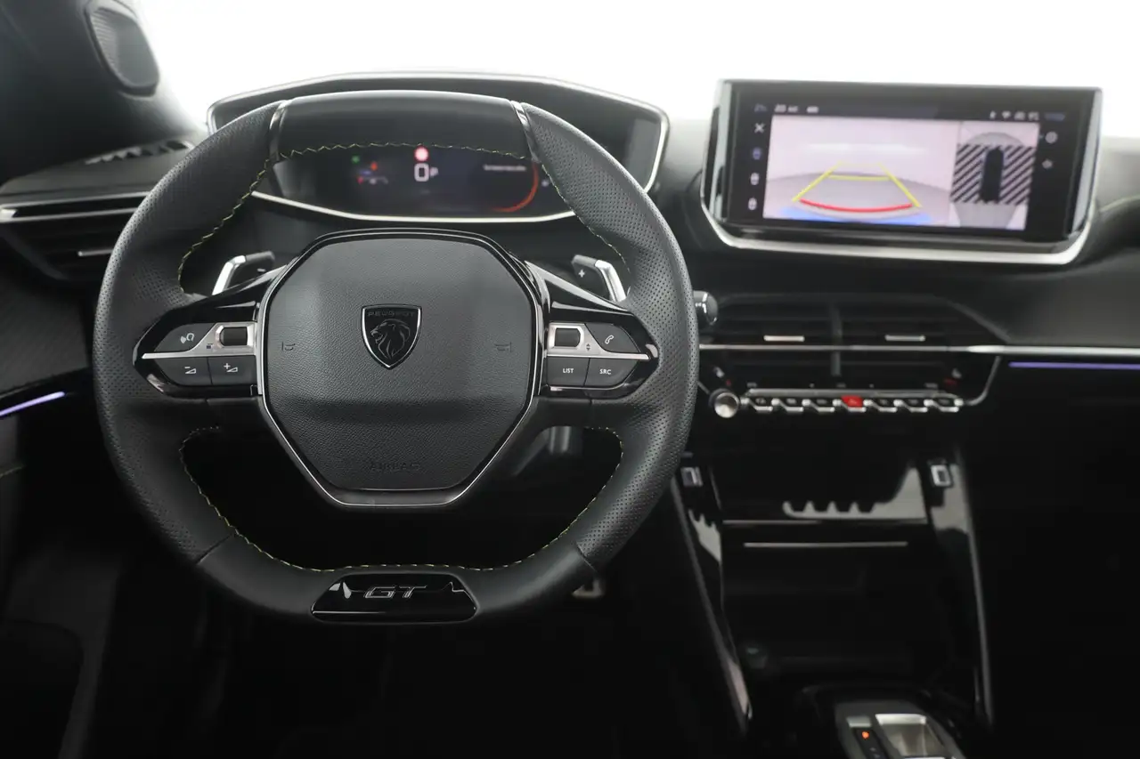 Peugeot 2008 1.2 PureTech GT LED Sitzheizung Panorama — معرض صور السيارة 10