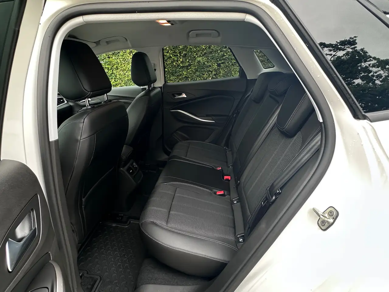 Opel Grandland Grandland 1.2 DI GS LED Alu TOP! — Galería del vehículo 15