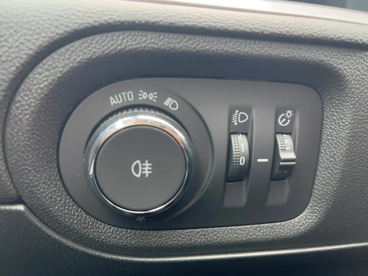 Opel Grandland AT8 Enjoy LED/Ergo/SHZ/LHZ/PDC/Kamera — معرض صور السيارة 20