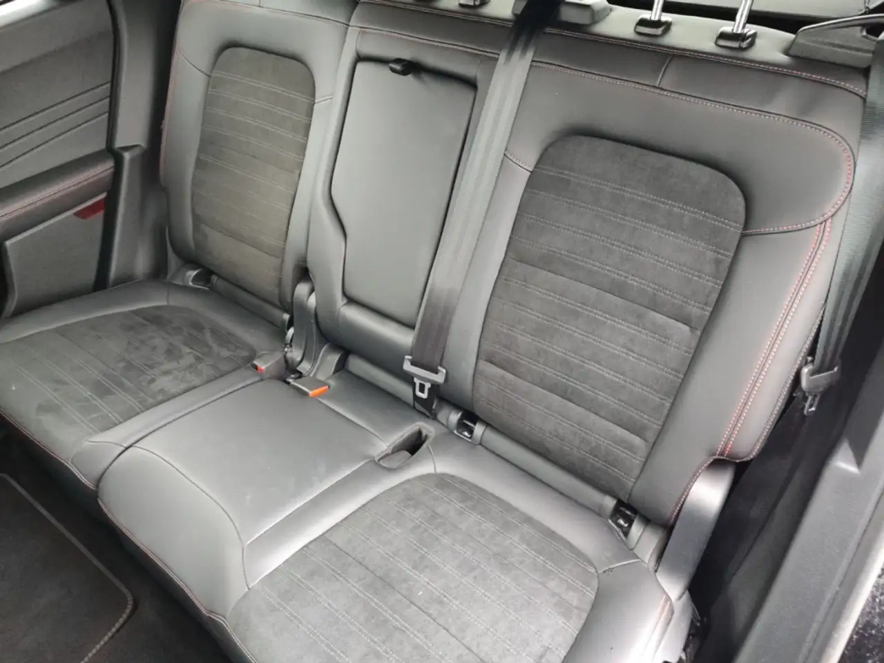 Ford Kuga ST-Line X PHEV NAVI PANO ACC AHK RFK HeadUp 4xSHZ — Vehicle gallery 12