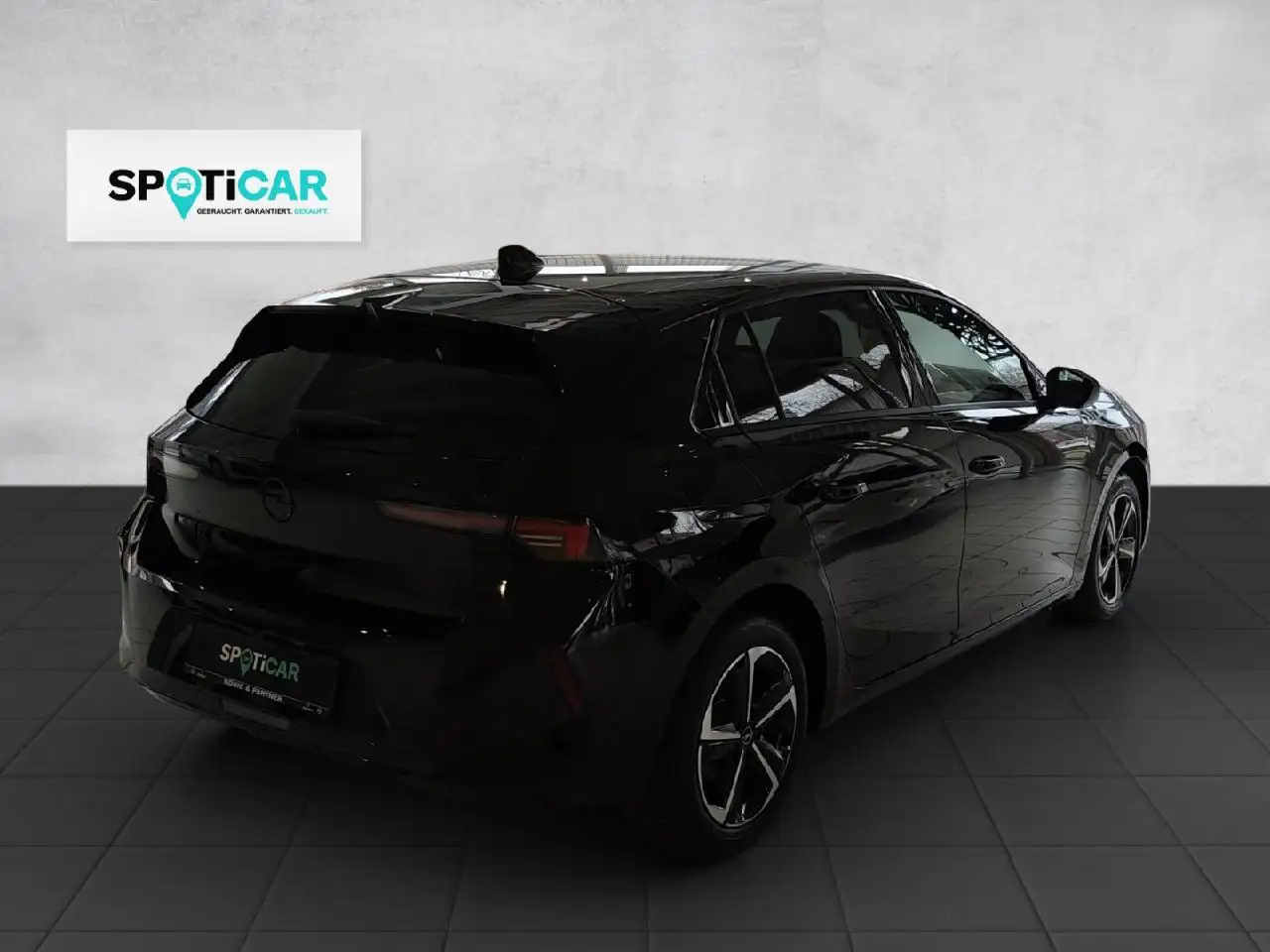 Opel Astra Lim. GS 130 PS AUTOMATIK *NAVI/KAMERA/SHZ* — معرض صور السيارة 6