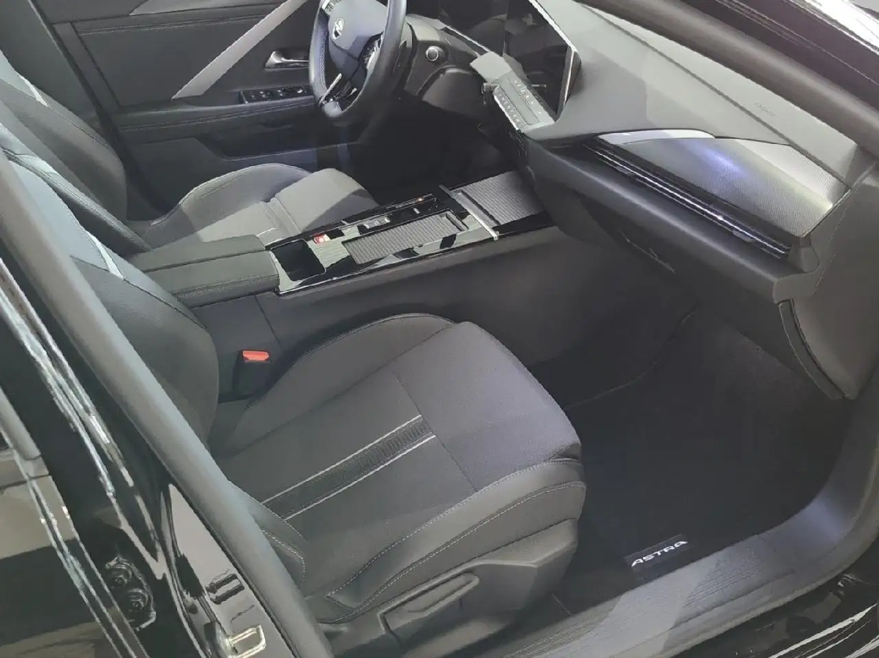 Opel Astra Lim. GS 130 PS AUTOMATIK *NAVI/KAMERA/SHZ* — معرض صور السيارة 11