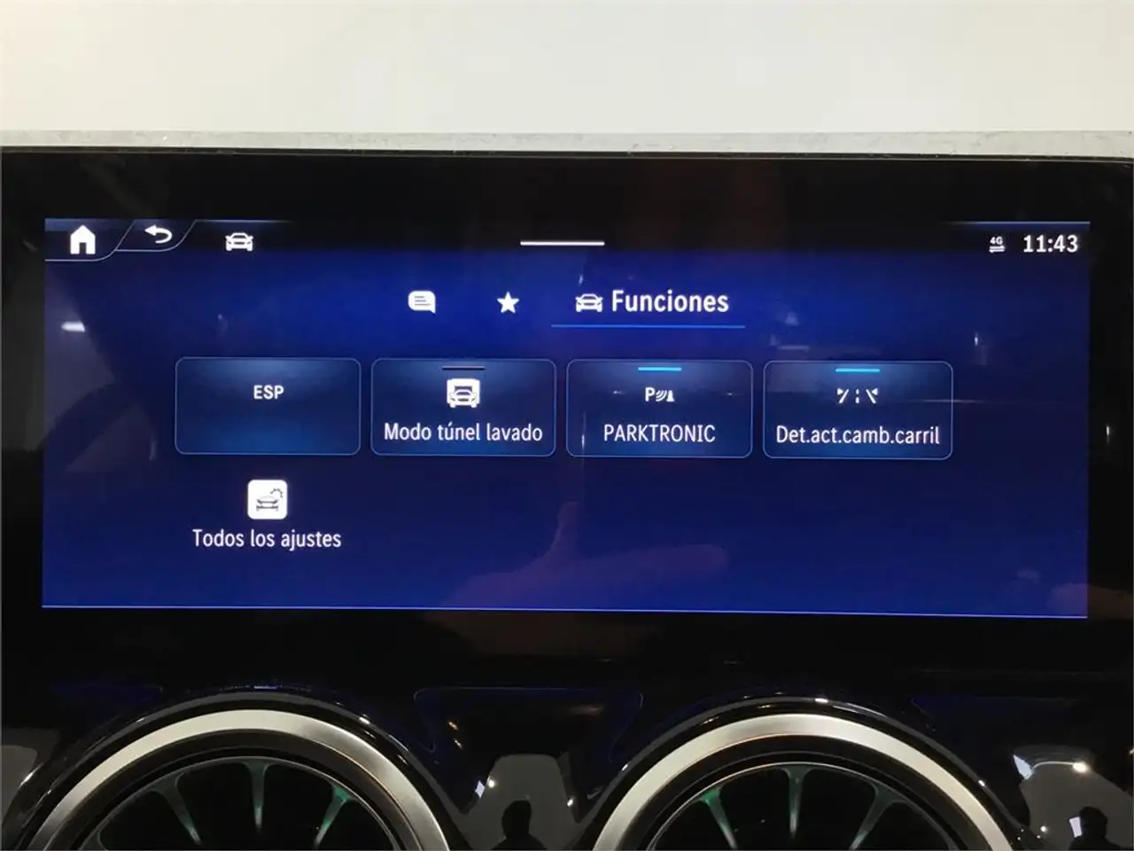 Mercedes-Benz GLA 200 D — Galería del vehículo 23