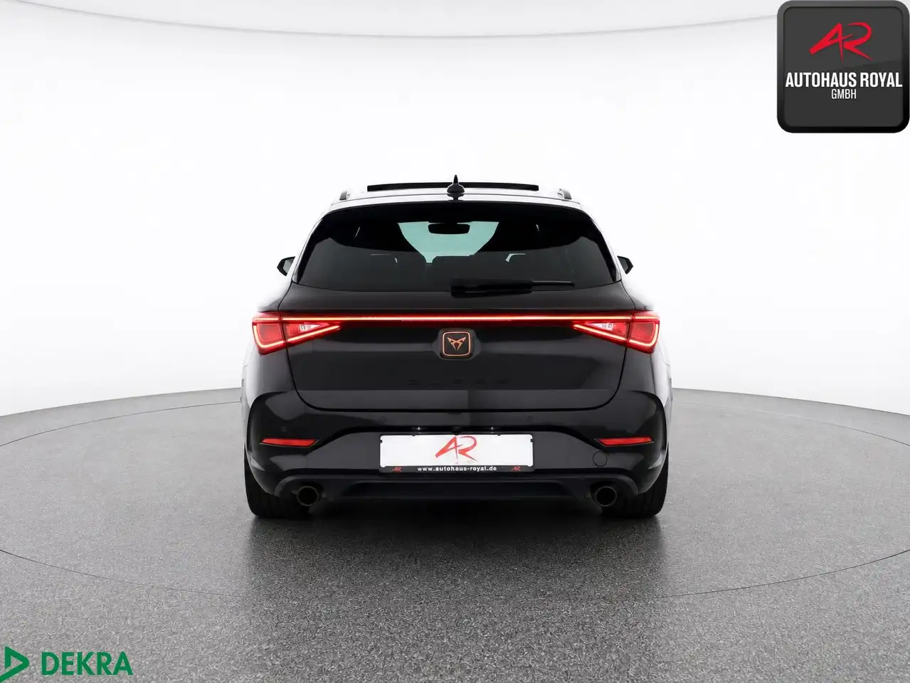 CUPRA Leon ST 2.0 TSI VZ PANO,MATRIX,BEATS,MEMORY,ACC — معرض صور السيارة 4