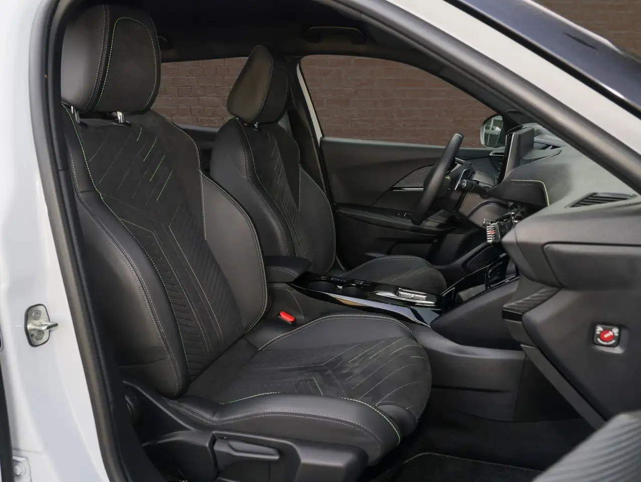 Peugeot 2008 N 2008 GT PT 130 EAT8 — Vehicle gallery 11