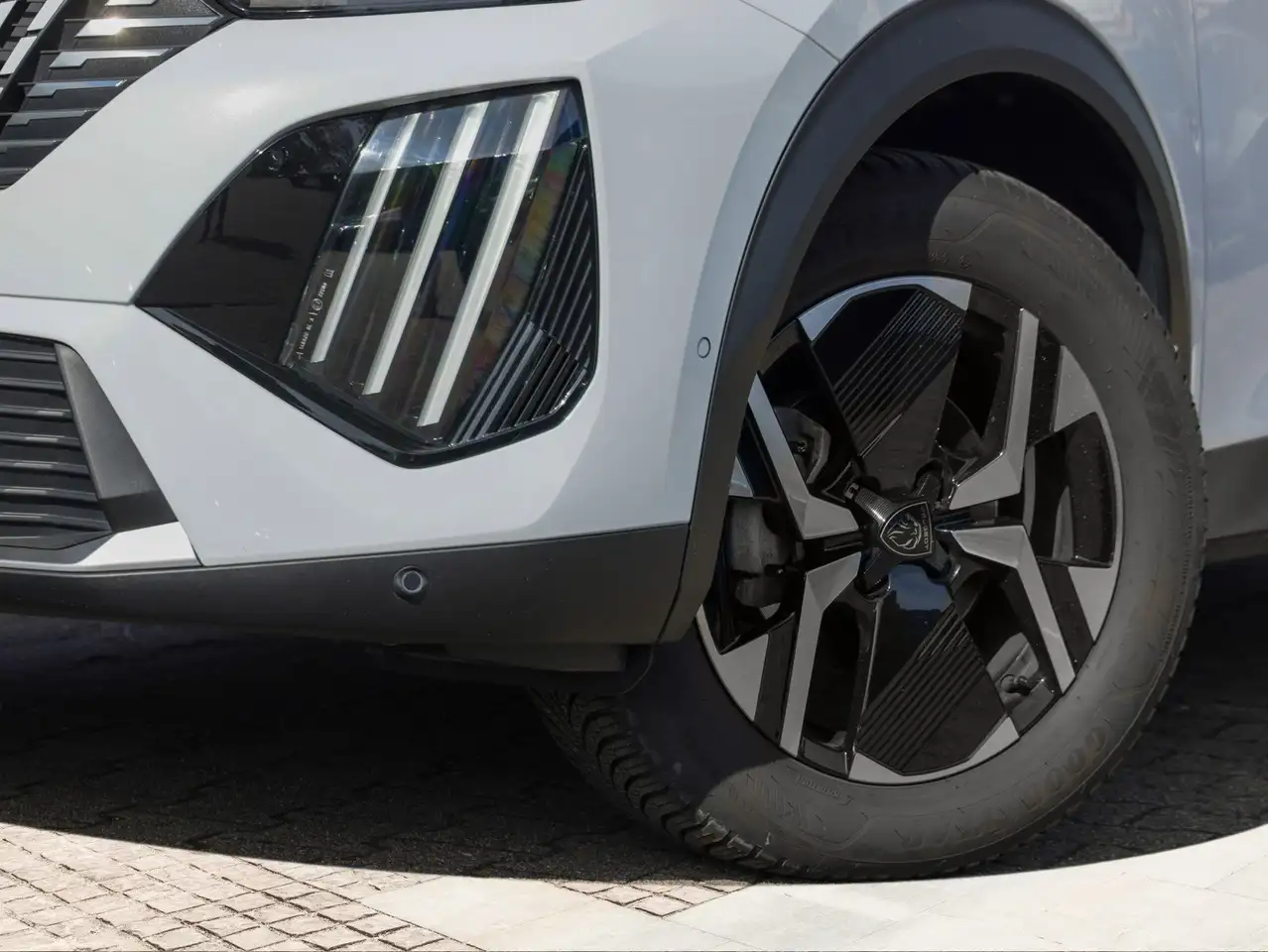Peugeot 2008 N 2008 GT PT 130 EAT8 — Vehicle gallery 5