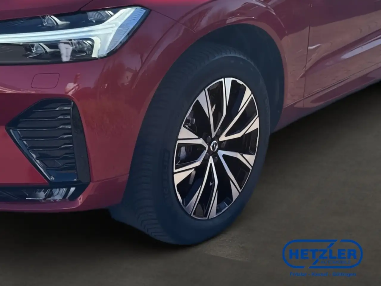 Volvo XC60 Plus Dark 2WD B4 Benzin EU6d digitales Cockpit Mem — Vehicle gallery 6