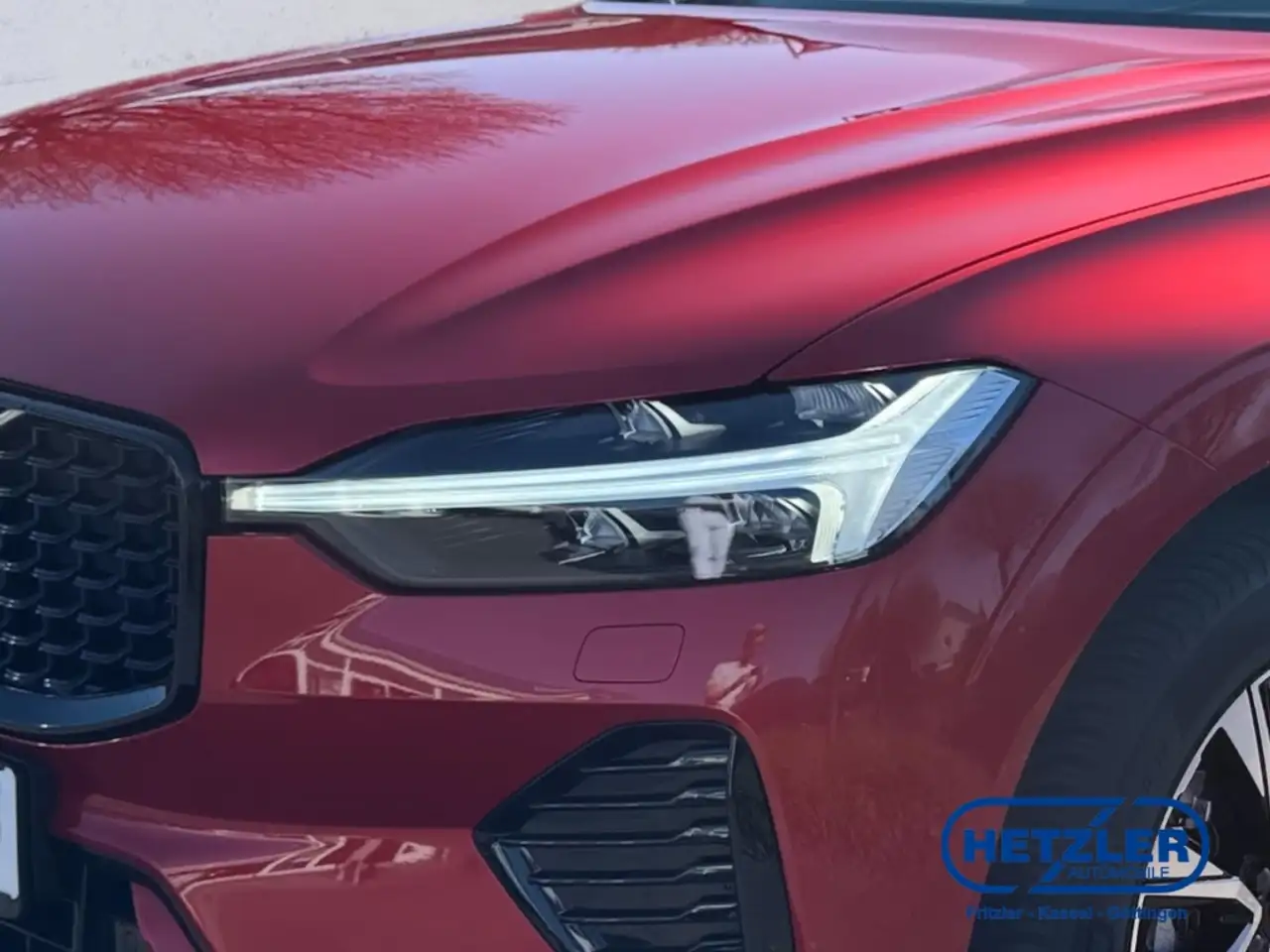 Volvo XC60 Plus Dark 2WD B4 Benzin EU6d digitales Cockpit Mem — Vehicle gallery 5