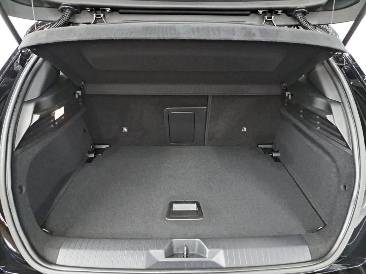 Opel Astra 1.2 Turbo Automatik GS LED NAVI SHZ RFK360 — معرض صور السيارة 7