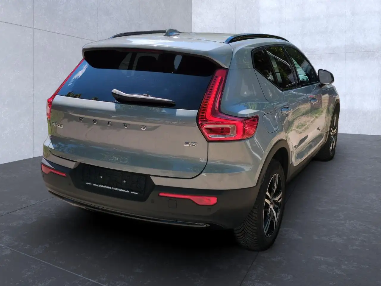 Volvo XC40 B3 (Benzin) Plus Dark 2WD - RFK/HK Bluetooth — Vehicle gallery 7