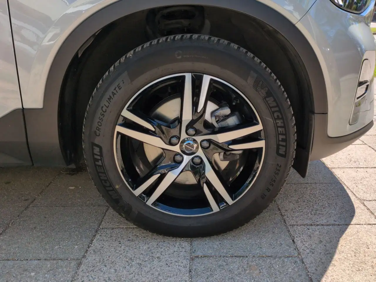 Volvo XC40 B3 (Benzin) Plus Dark 2WD - RFK/HK Bluetooth — Vehicle gallery 23
