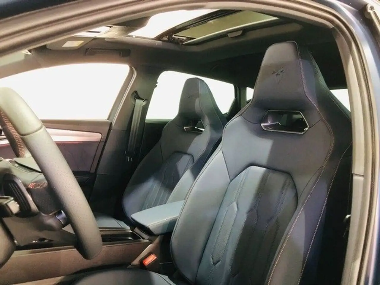 CUPRA Leon 2.0 TSI VZ DSG 221Kw — معرض صور السيارة 18