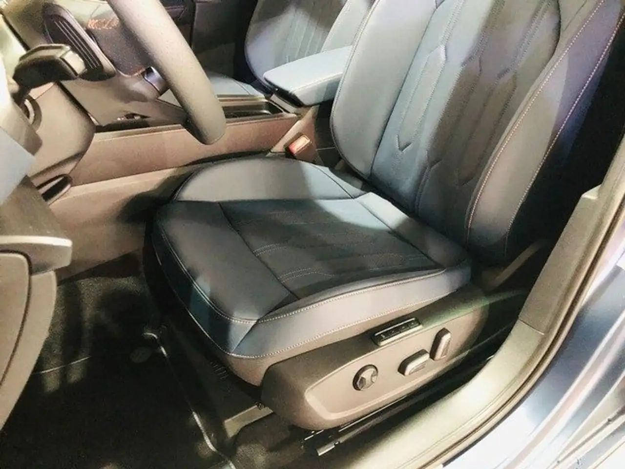 CUPRA Leon 2.0 TSI VZ DSG 221Kw — معرض صور السيارة 19
