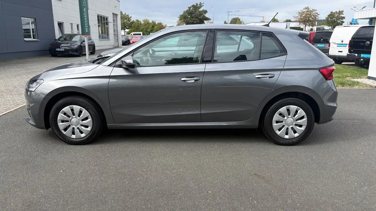 Skoda Fabia Essence 1.0 MPI LED,KLIMA,BLUETOOTH,DAB+ — Vehicle gallery 2