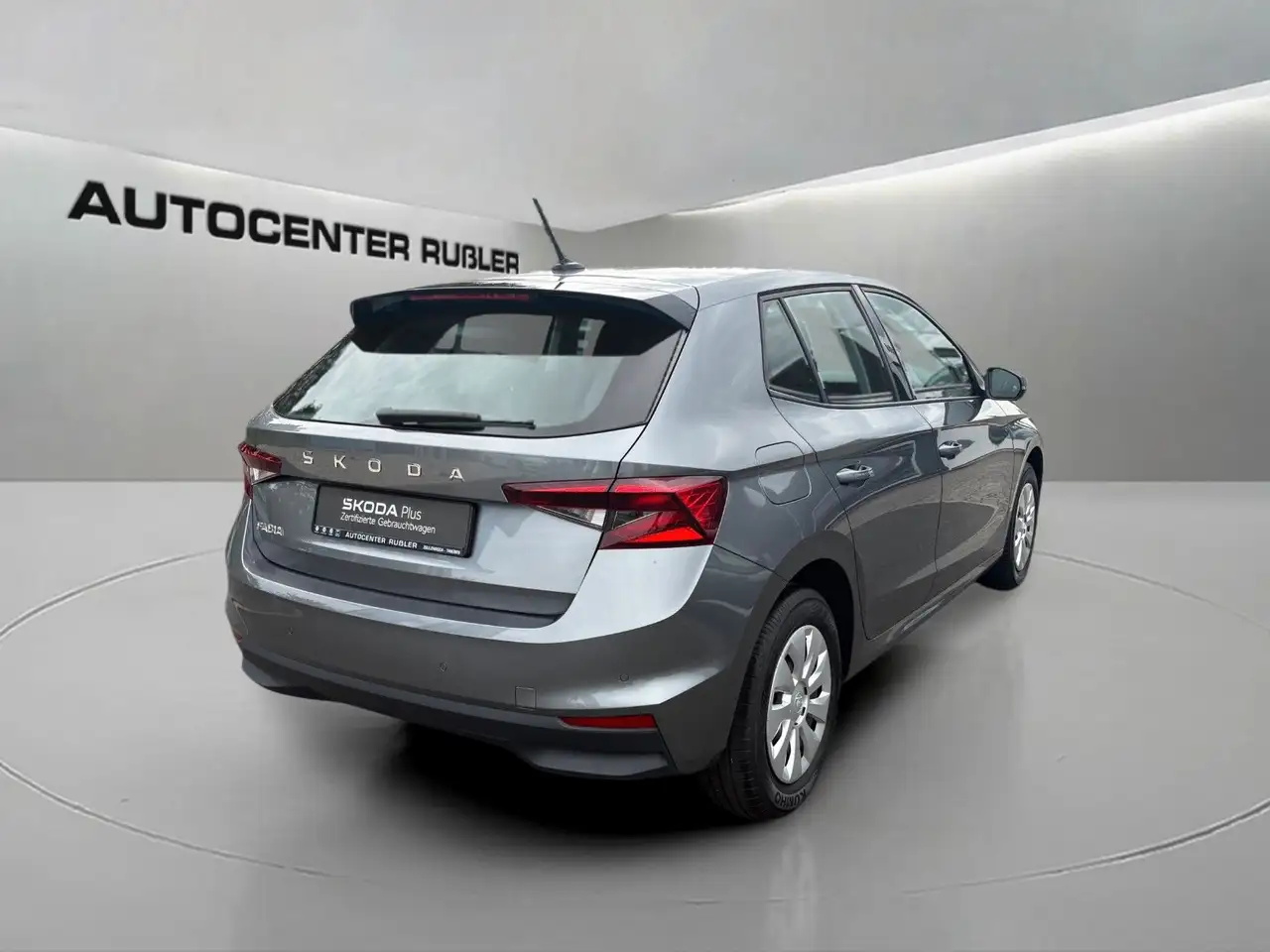 Skoda Fabia Essence 1.0 MPI LED,KLIMA,BLUETOOTH,DAB+ — Vehicle gallery 6