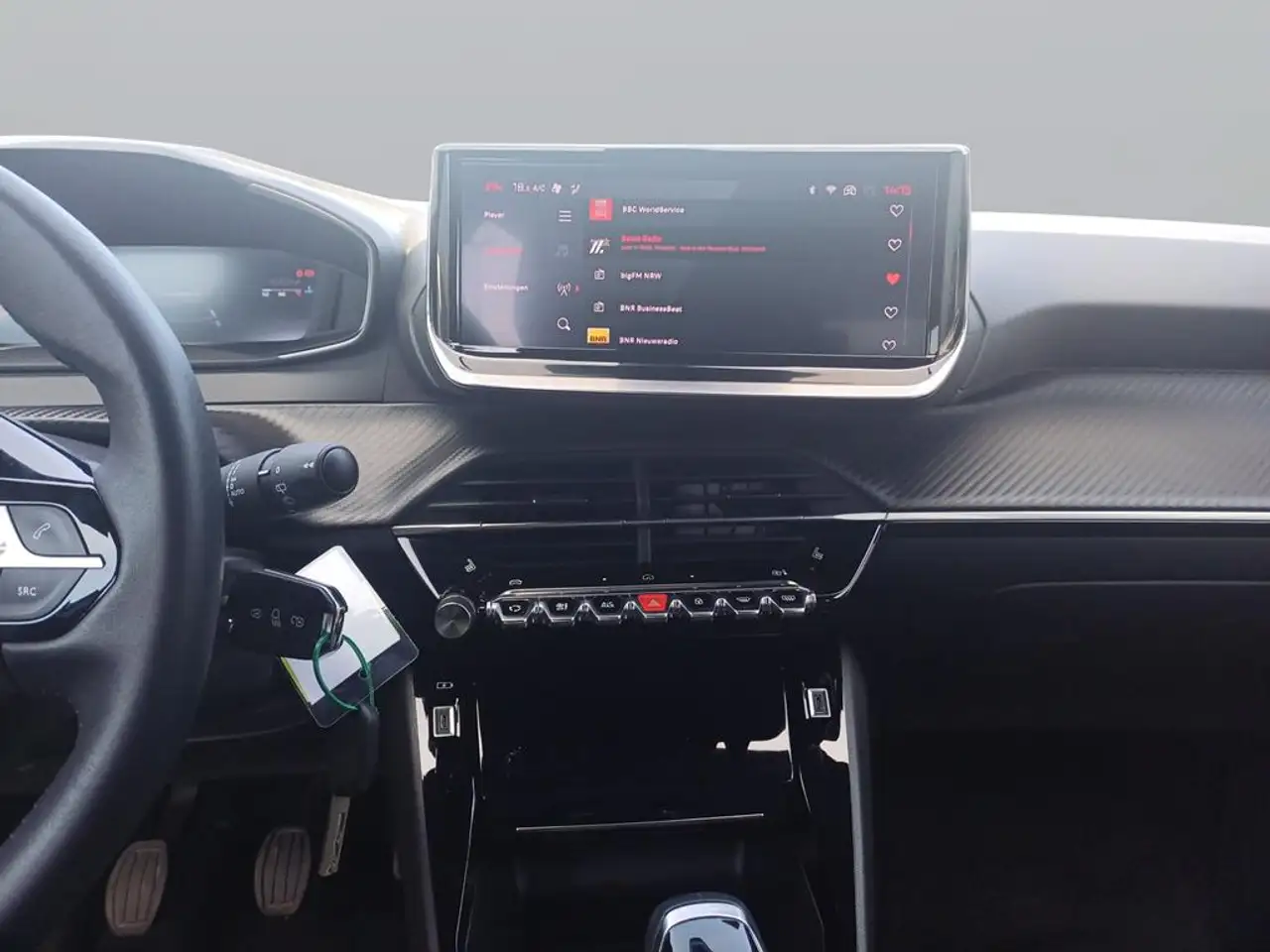 Peugeot 2008 Neuer 2008 Allure PureTech 100 — معرض صور السيارة 12