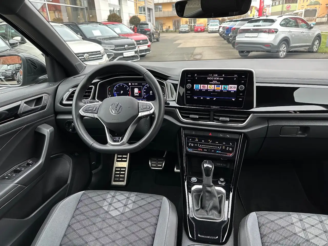 Volkswagen T-Roc 1.5 TSI DSG R-Line,Kamera,LED-Plus,Keyless — معرض صور السيارة 13