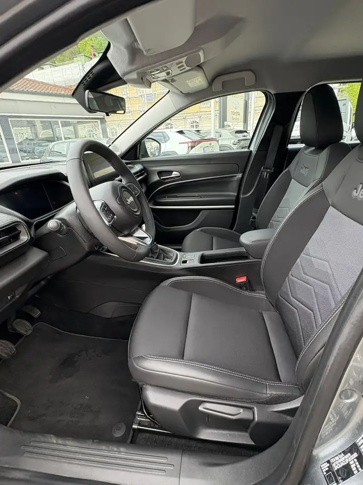 Jeep Avenger Altitude 360* Kamera — Galerie du véhicule 9