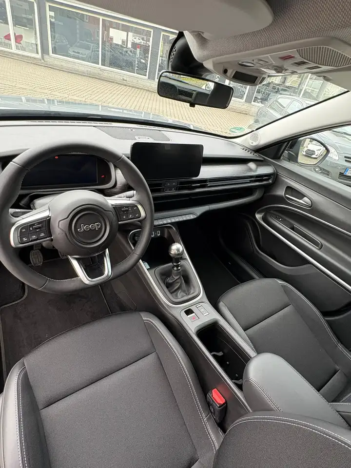 Jeep Avenger Altitude 360* Kamera — Galerie du véhicule 10