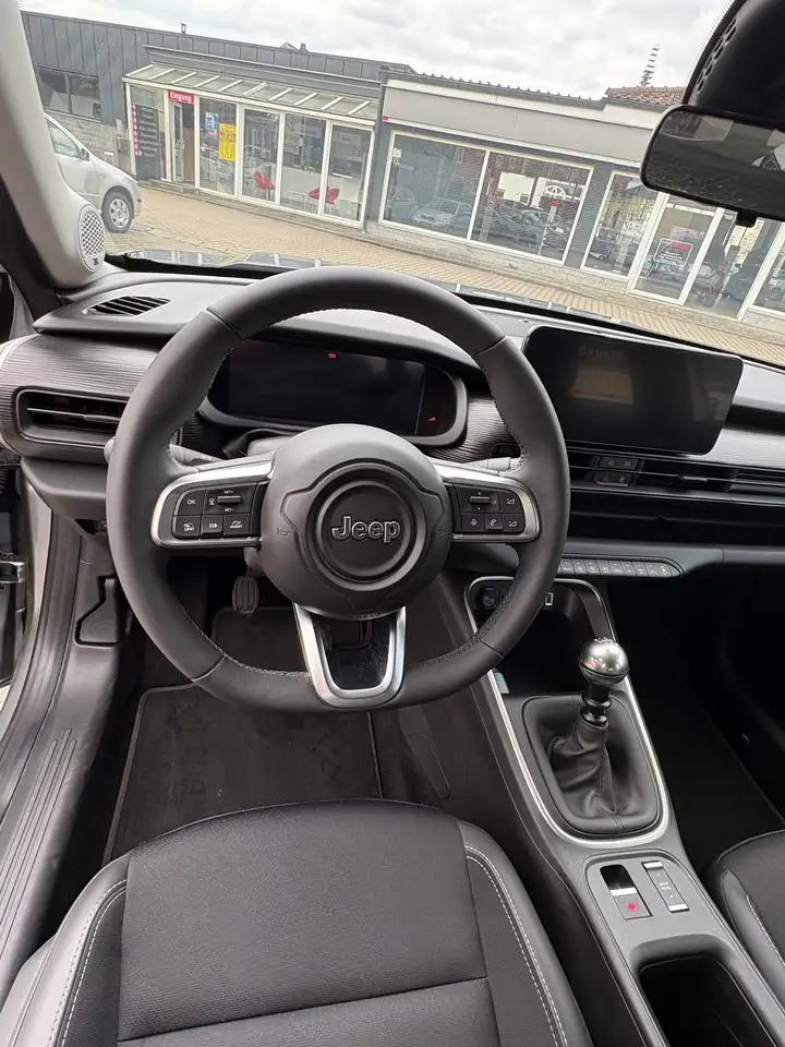 Jeep Avenger Altitude 360* Kamera — Galerie du véhicule 11