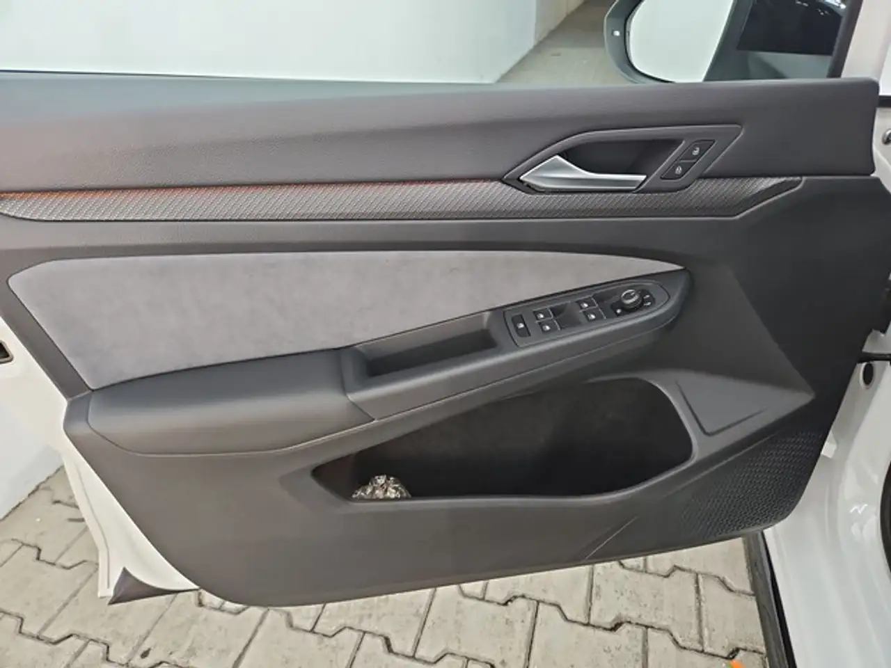 Volkswagen Golf R-Line LED ACC REAR VIEW HEAD UP DISPLAY BUSINE... — Galería del vehículo 6