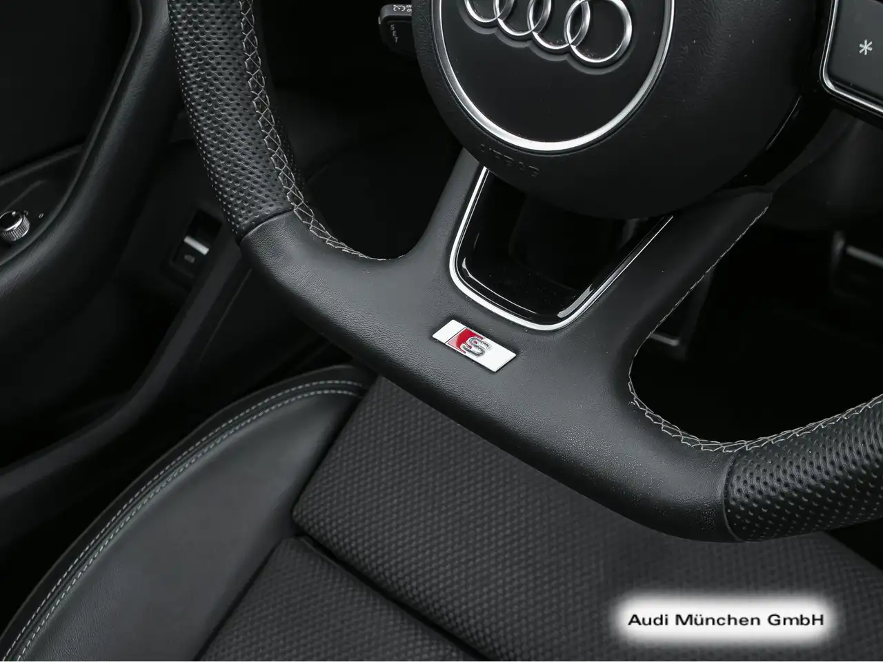 Audi A4 40 TFSI qu. S tronic 2x S line Matrix/V — معرض صور السيارة 21