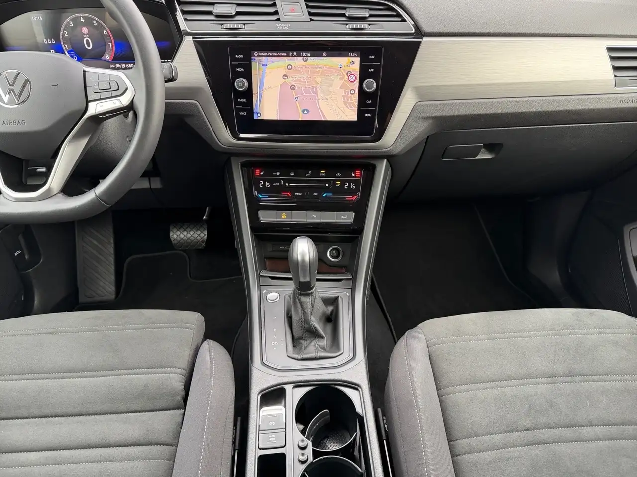 Volkswagen Touran Comfortline 1.5 TSI DSG ACC / NAVI / RFK / — Galerie du véhicule 11
