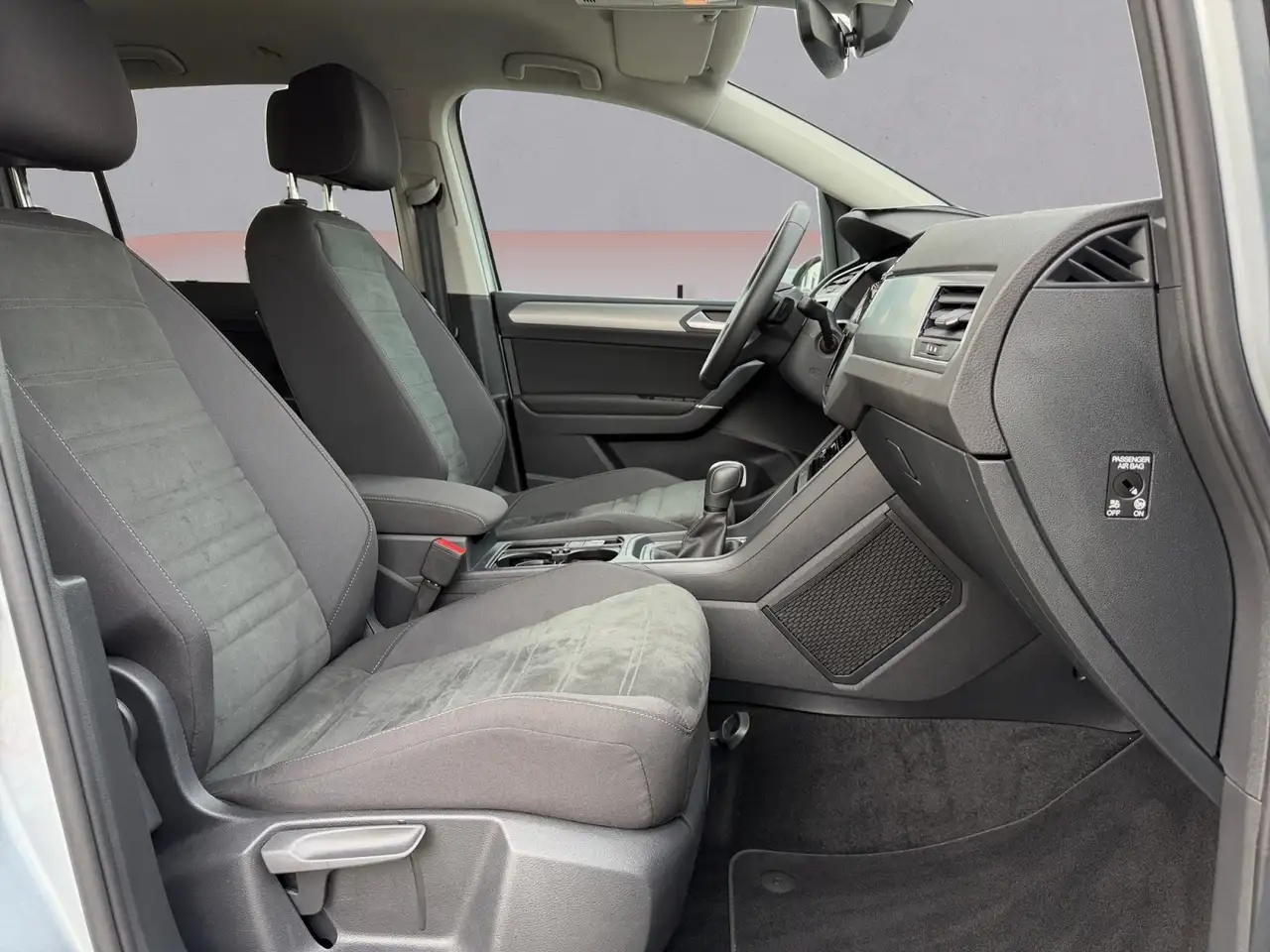Volkswagen Touran Comfortline 1.5 TSI DSG ACC / NAVI / RFK / — Galerie du véhicule 15