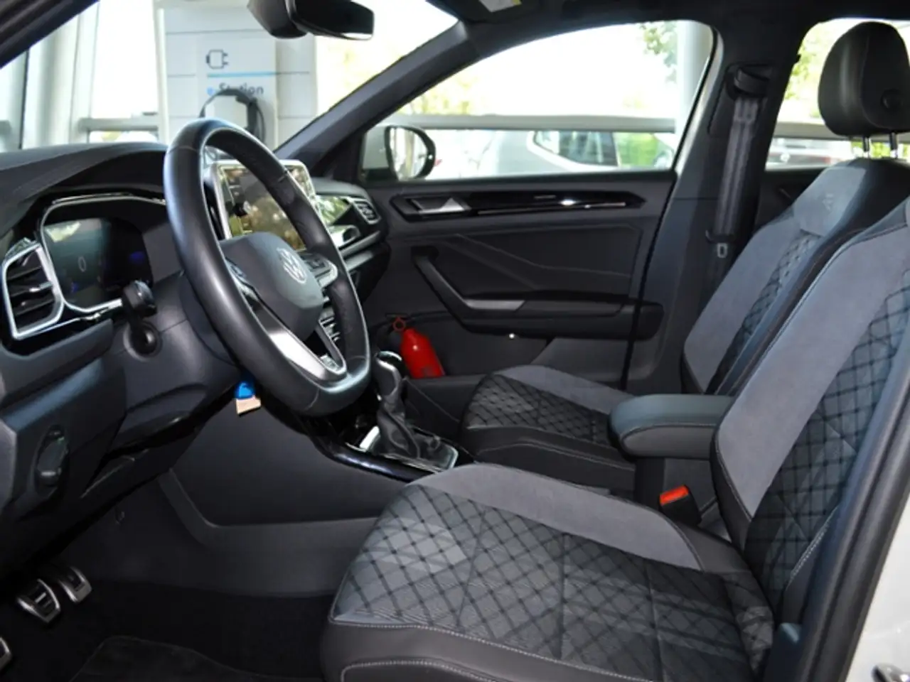 Volkswagen T-Roc 1,0 TSI R-Line KLIMA LED ALU SHZ — Galerie du véhicule 6
