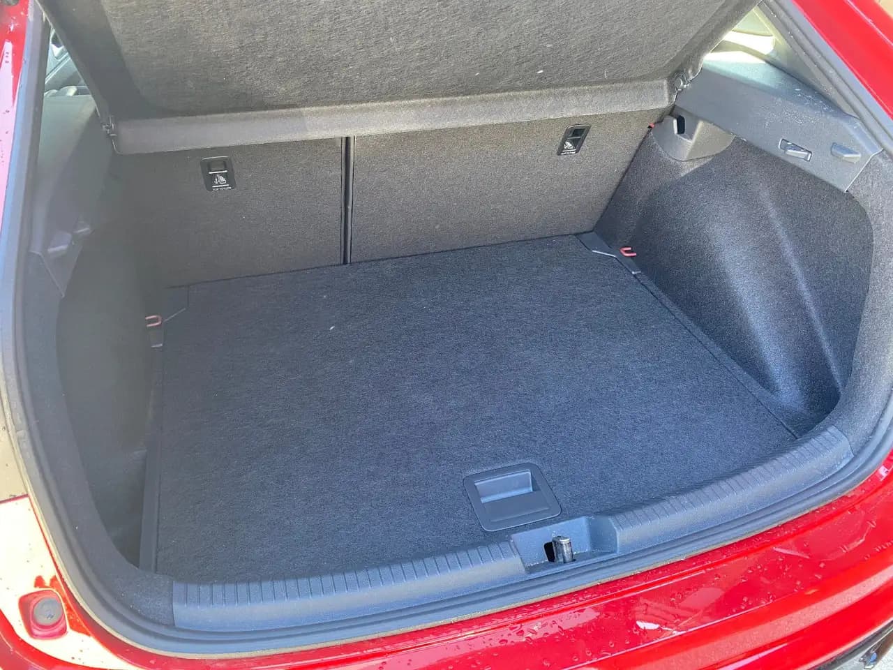 Volkswagen Taigo R-Line 150PS +Tieferlegung+Pano+Garantie — معرض صور السيارة 6