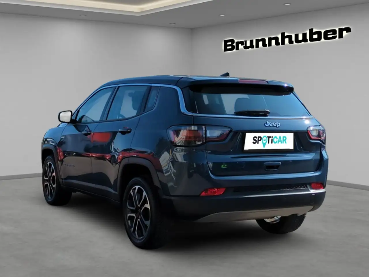 Jeep Compass Altitude 48V Mild-Hybrid FWD 1,5l GSE T4 Digitales — Galería del vehículo 3