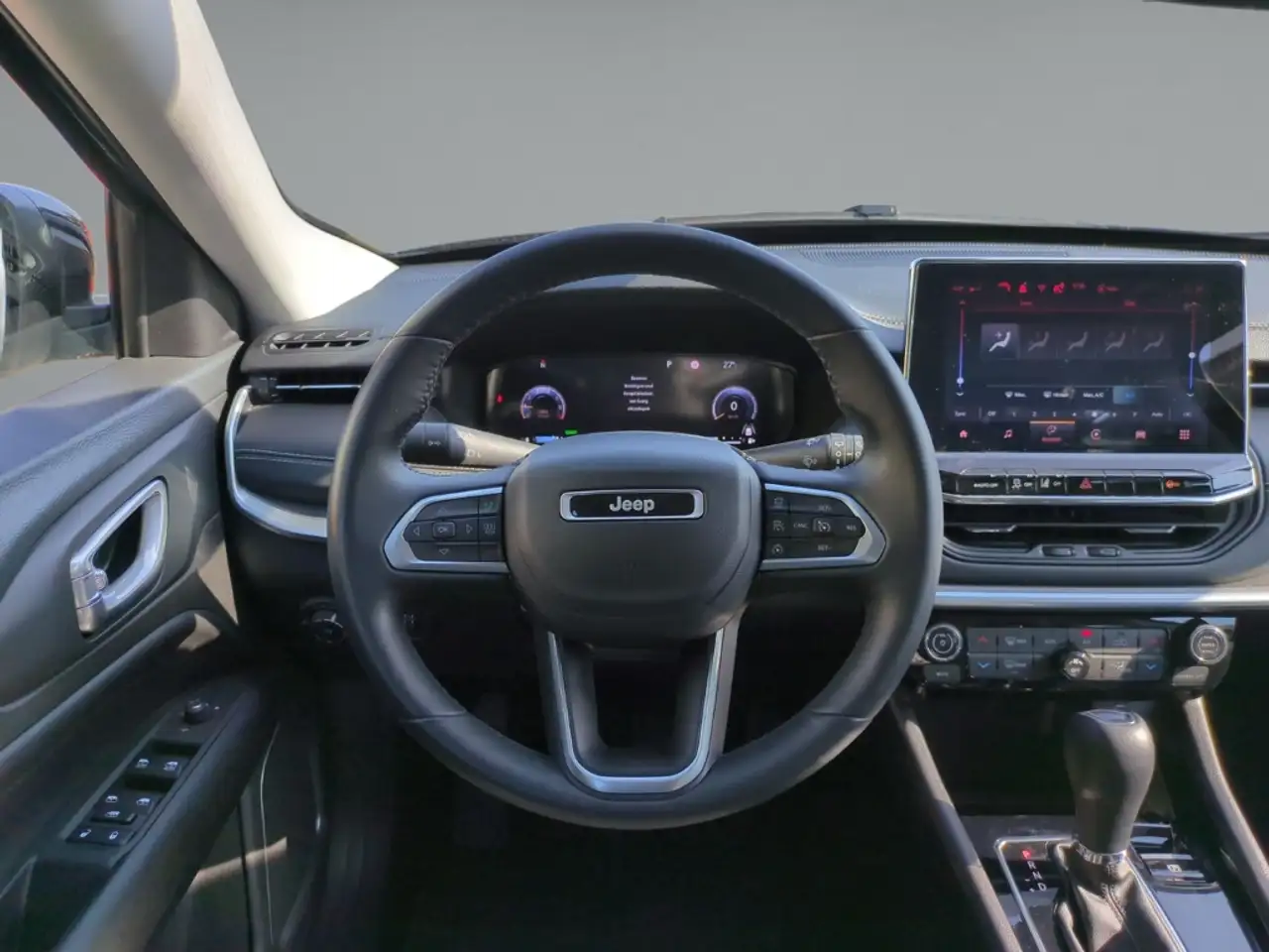 Jeep Compass Altitude 48V Mild-Hybrid FWD 1,5l GSE T4 Digitales — Galería del vehículo 9