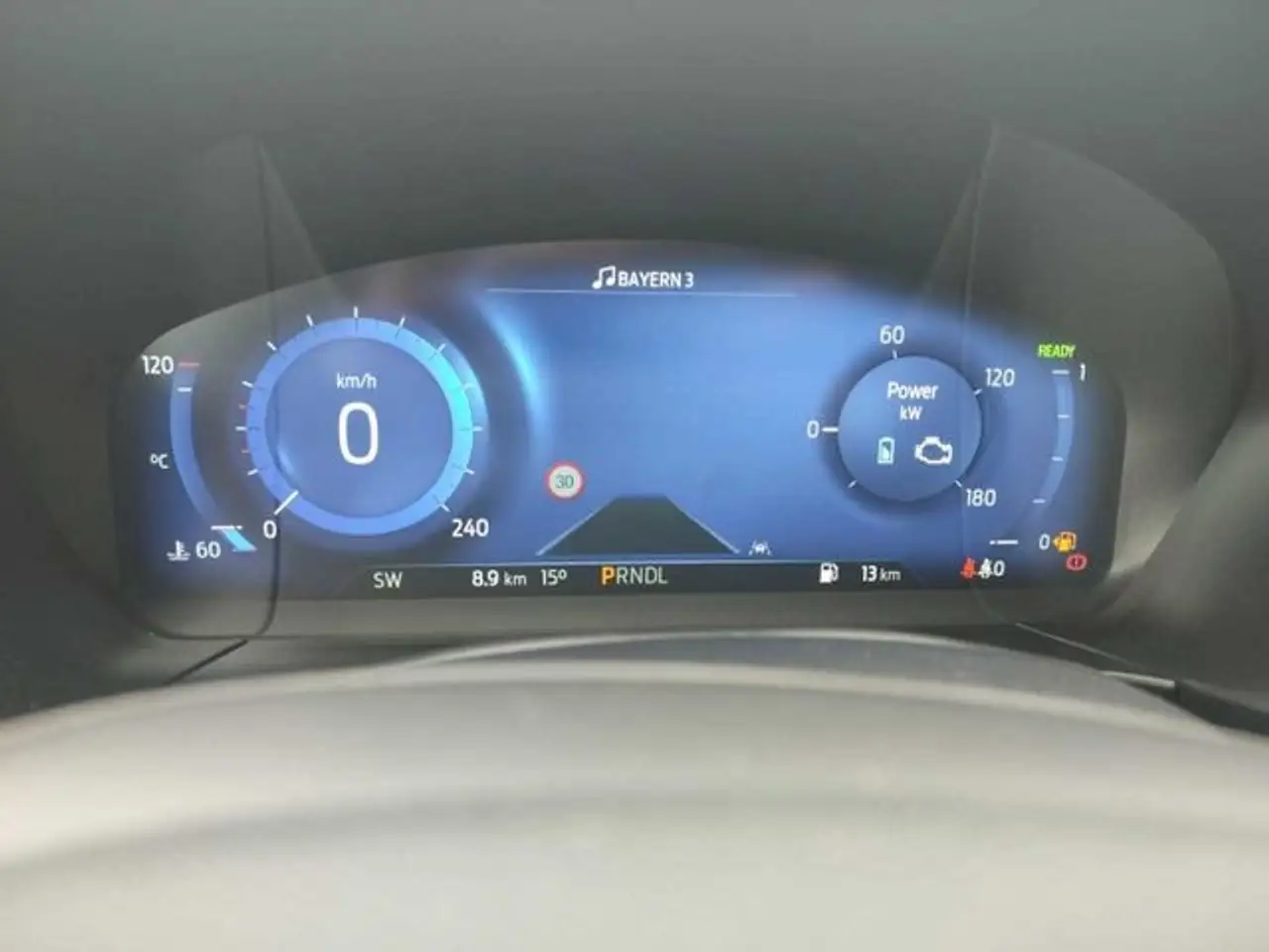 Ford Kuga ST-Line X FHEV NAVI ACC Autom RFK AHK SHZ FSH LRH — معرض صور السيارة 10
