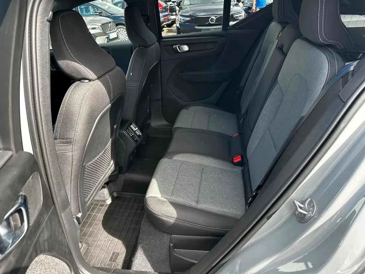 Volvo XC40 B3 Core, GOOGLE Navi, Tempomat, LED, Kamera — Galería del vehículo 14