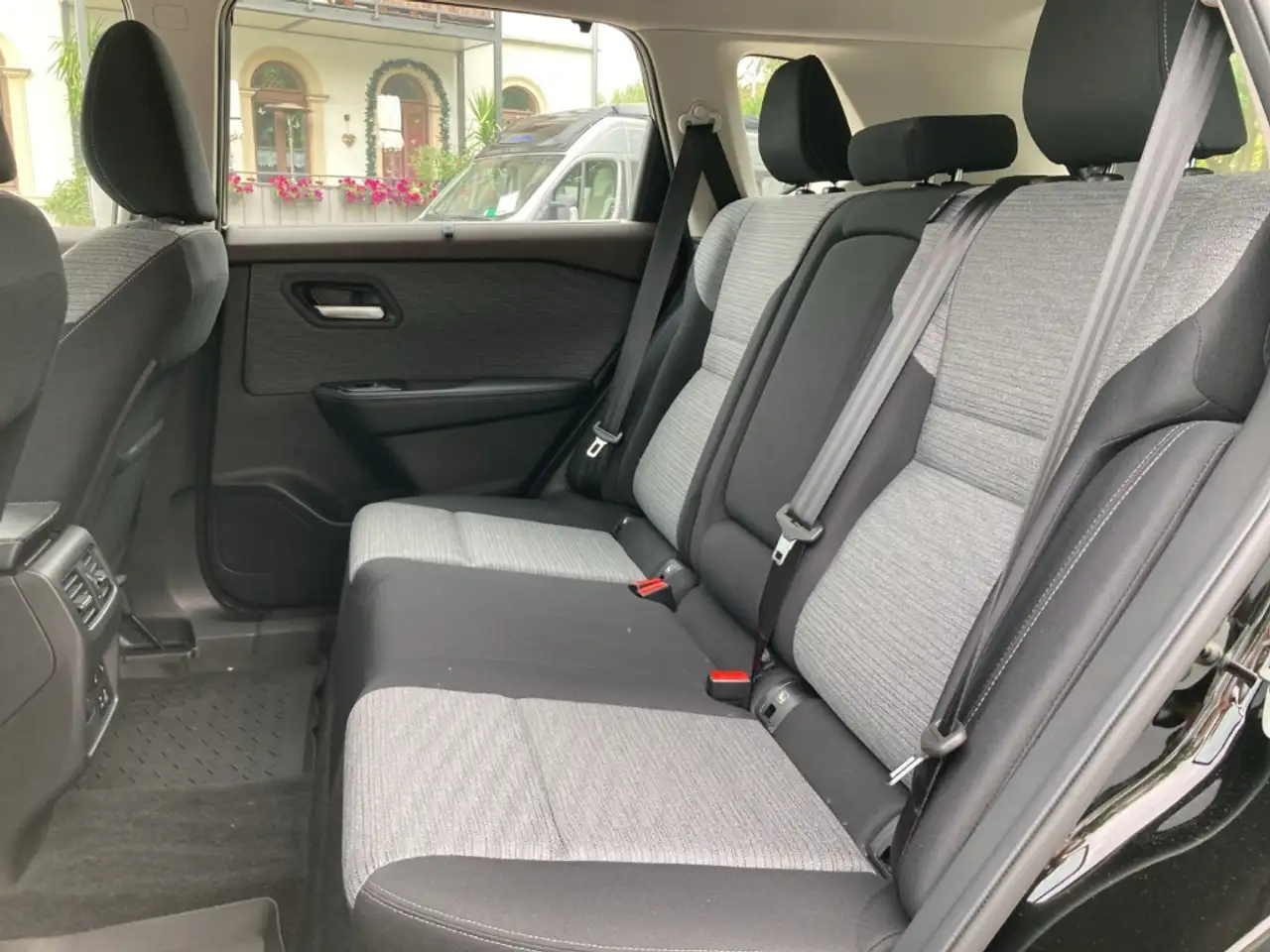 Nissan X-Trail 1.5 VC-T MHEV ACENTA +NAVI+LED+SHZ+PDC+ — معرض صور السيارة 11