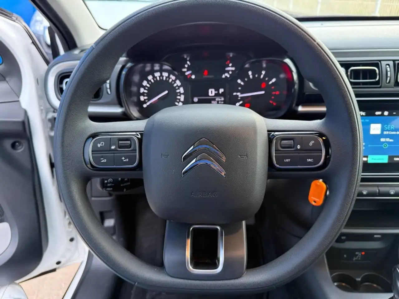 Citroen C3 1.2 PureTech S&S Shine EAT6 110 — Vehicle gallery 15