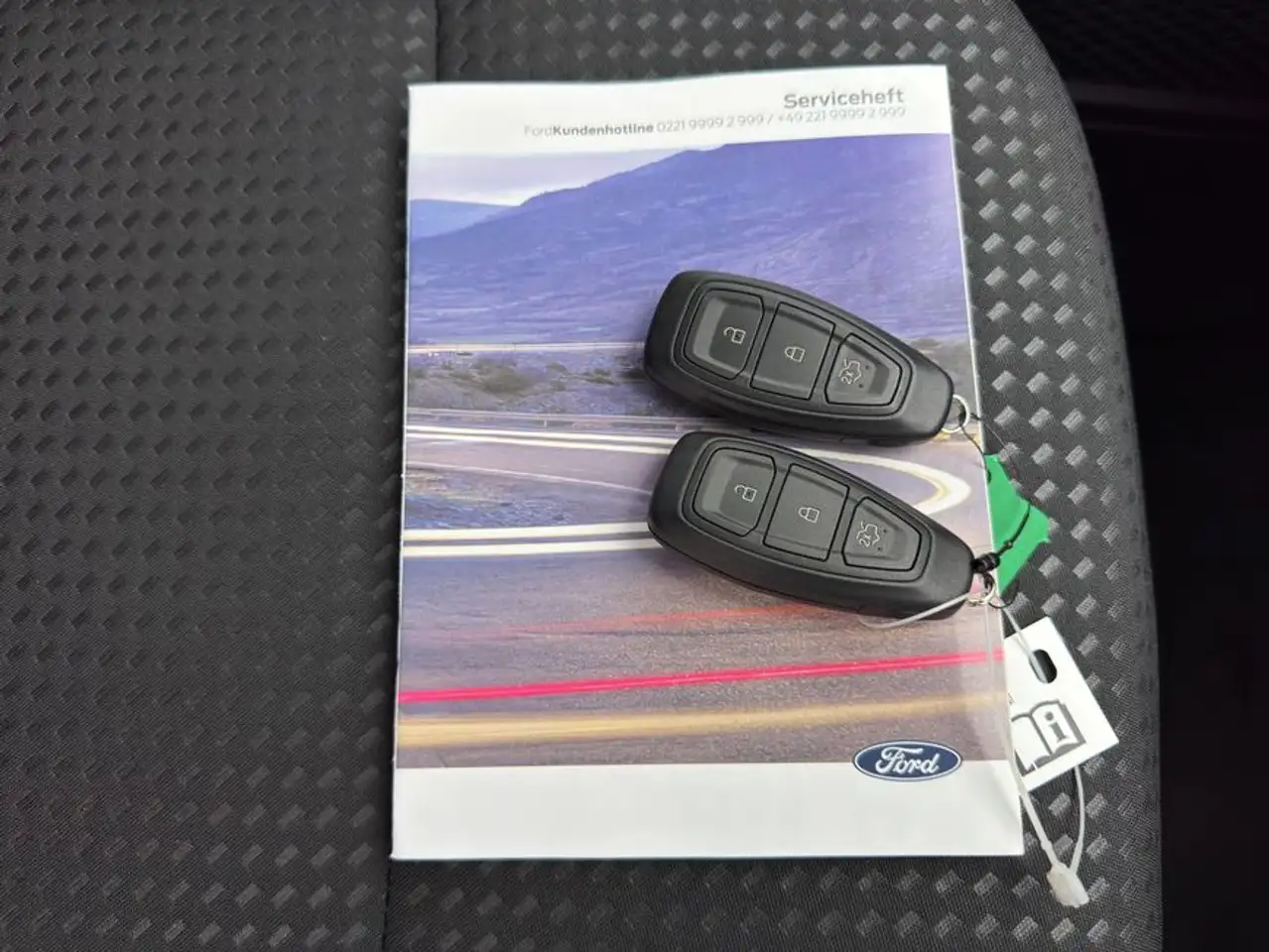 Ford Kuga 1.5 EcoBoost ST-LINE — Vehicle gallery 15