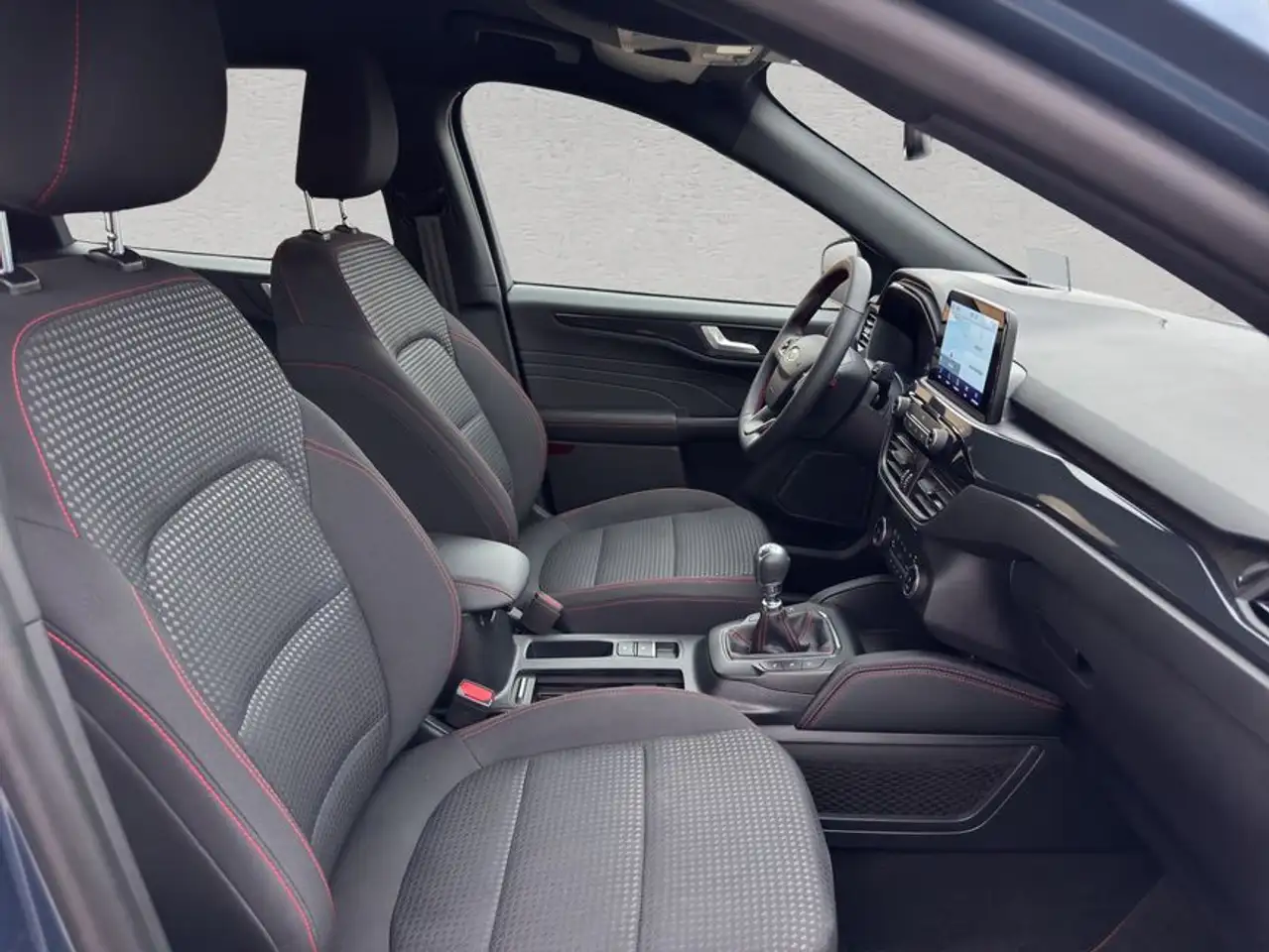 Ford Kuga 1.5 EcoBoost ST-LINE — Vehicle gallery 13