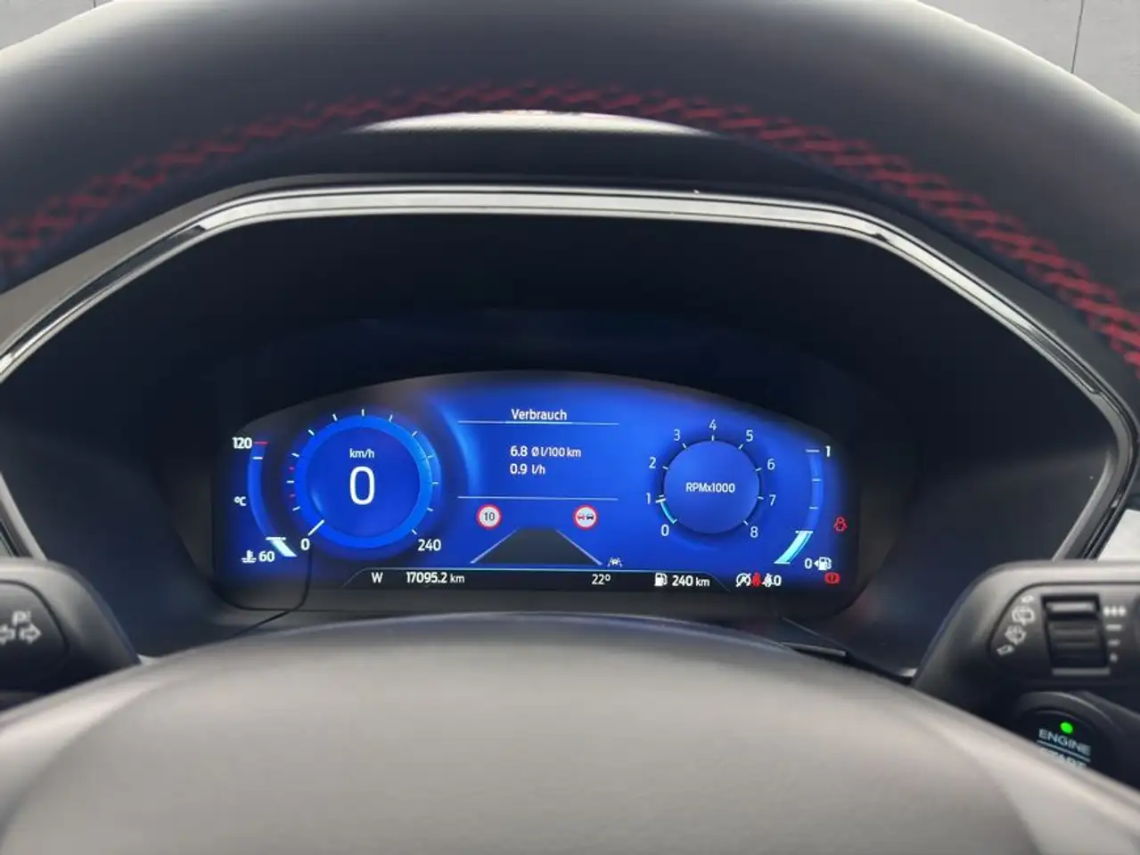 Ford Kuga 1.5 EcoBoost ST-LINE — Vehicle gallery 8