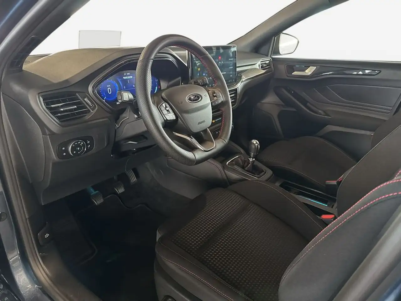 Ford Focus Turnier 1.0 EcoBoost Hybrid ST-LINE X — Galerie du véhicule 6