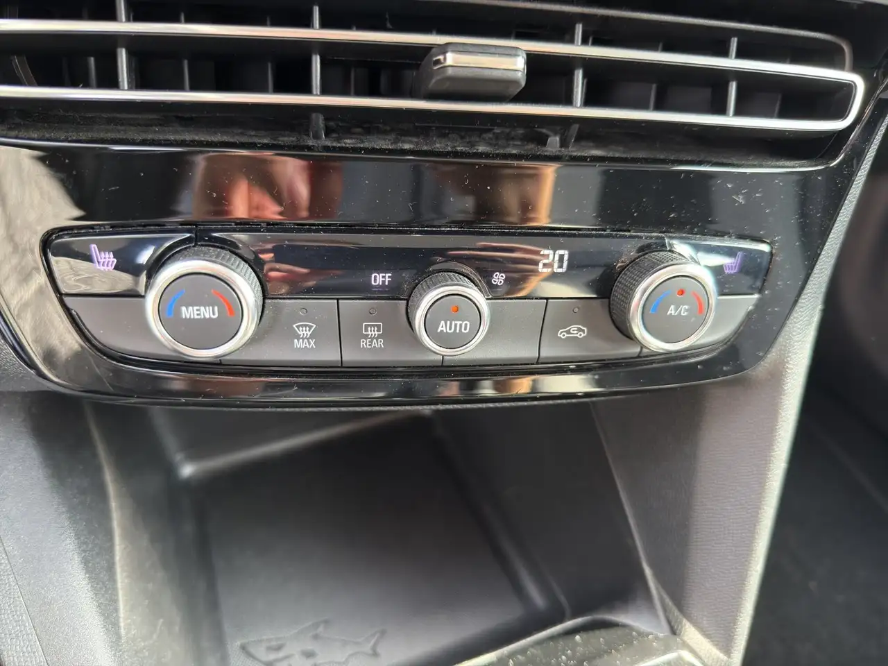 Opel Mokka Elegance 1,2 Turbo Carplay+SHZ+LHZ+RFK+LED — Galería del vehículo 22