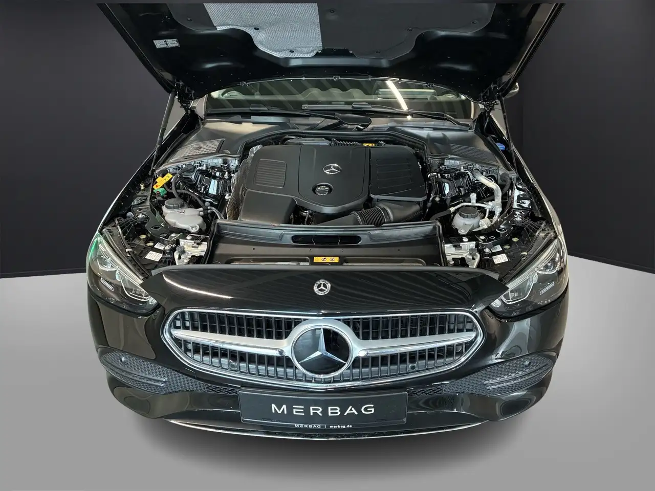 Mercedes-Benz C 300 C 300 e T AVANTGARDE DISTRONIC HUD MEMORY APPLE — Galería del vehículo 13