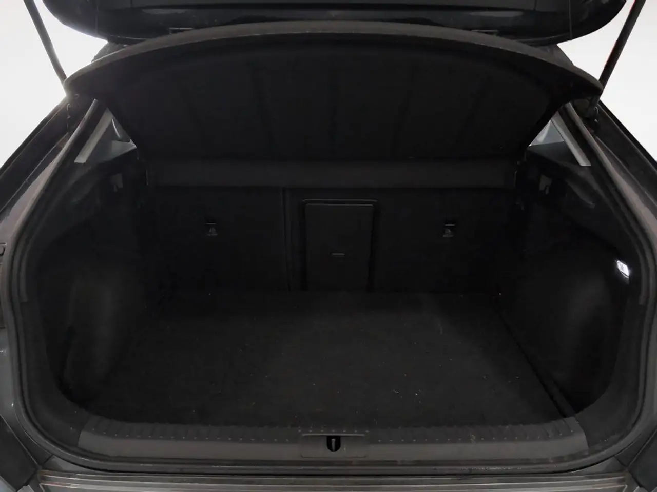 CUPRA Formentor 1.4 e-Hybrid 205 DSG — معرض صور السيارة 13