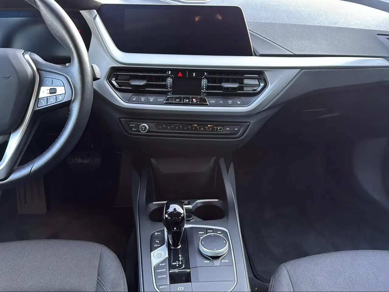 BMW 118 i 5-Türer Advantage Shadow Line — Vehicle gallery 12