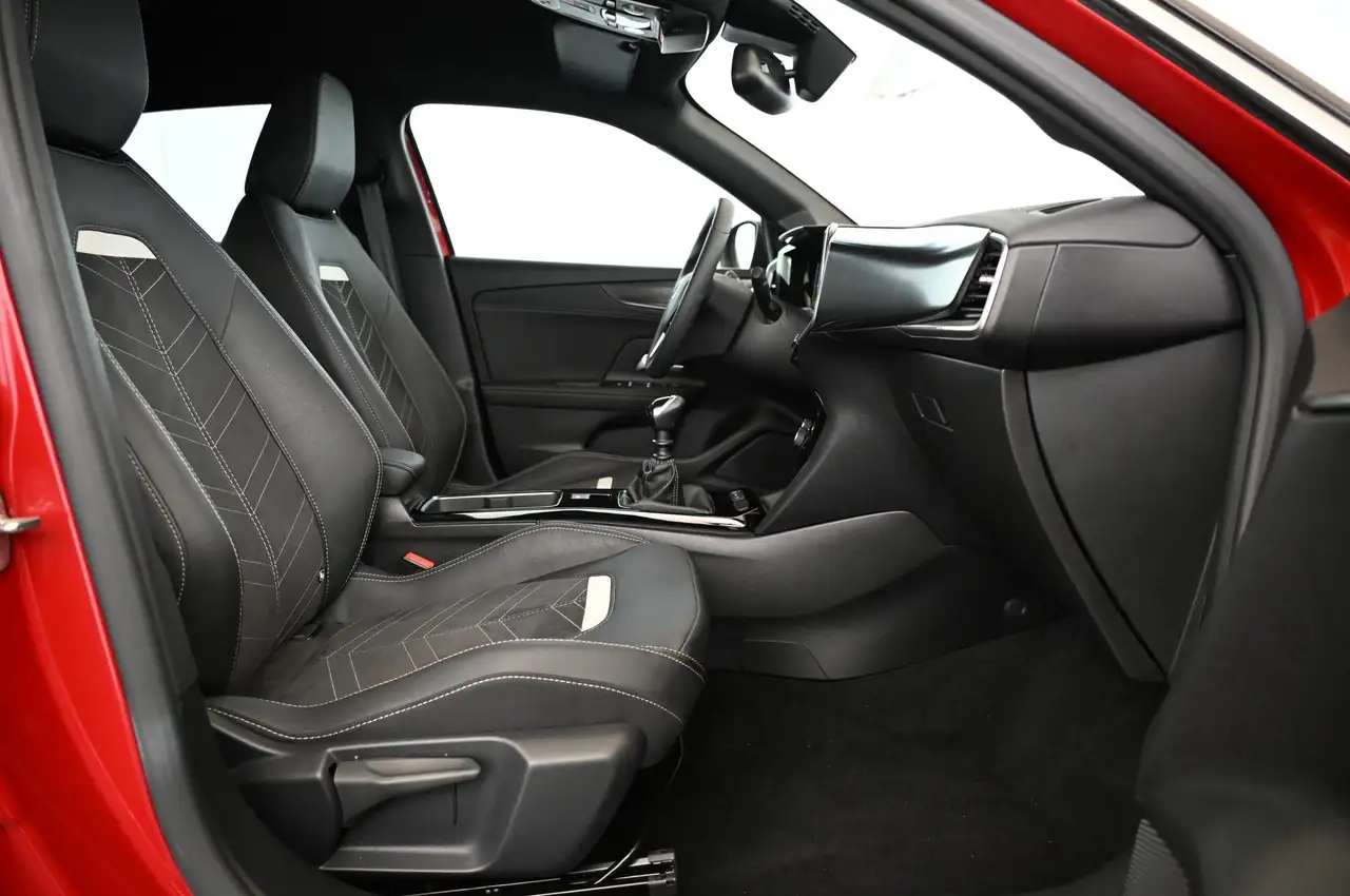 Opel Mokka 1.2 136 Ultimate LED/ACC/Black-Pack/18 — Galería del vehículo 27