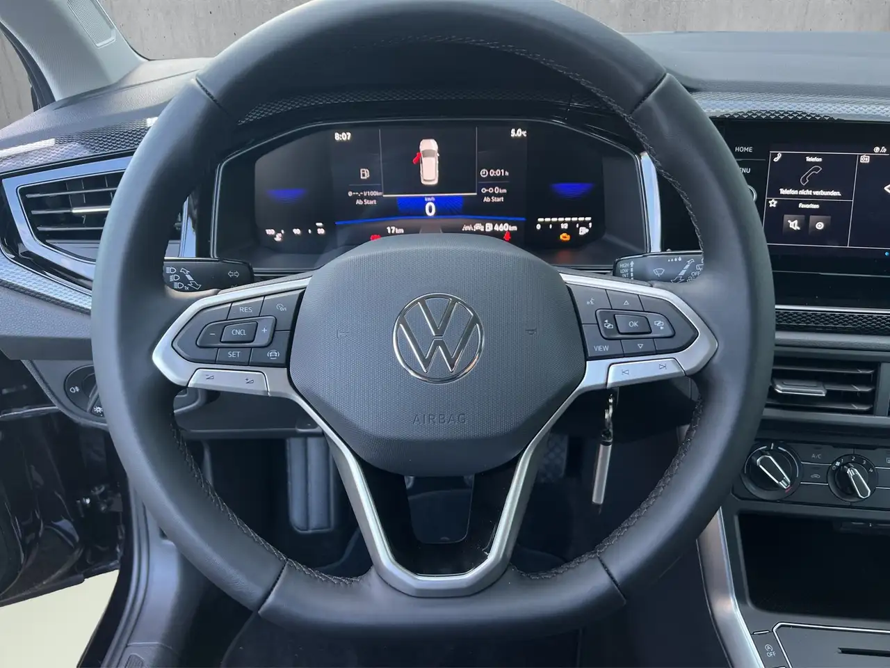 Volkswagen Polo 1.0 Life — Vehicle gallery 12
